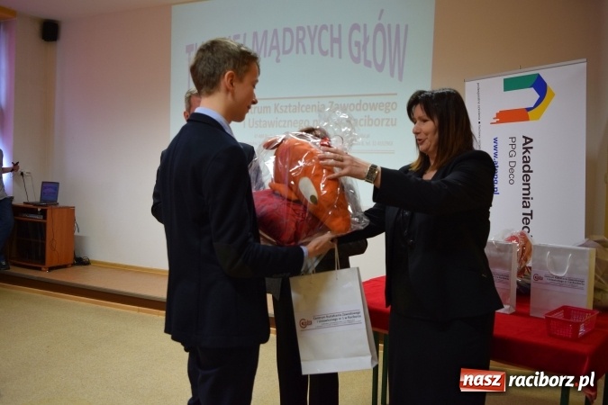Zdjęcie w galerii na portalu naszraciborz.pl: Mądre głowy w CKZiU nr 1. Najlepsza Natalia Puczek i Gimnazjum nr 1 wiadomości z regionu