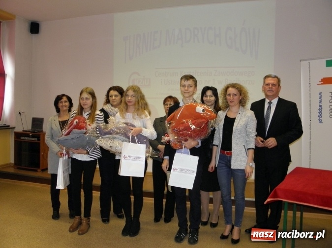 Zdjęcie w galerii na portalu naszraciborz.pl: Mądre głowy w CKZiU nr 1. Najlepsza Natalia Puczek i Gimnazjum nr 1 wiadomości z regionu