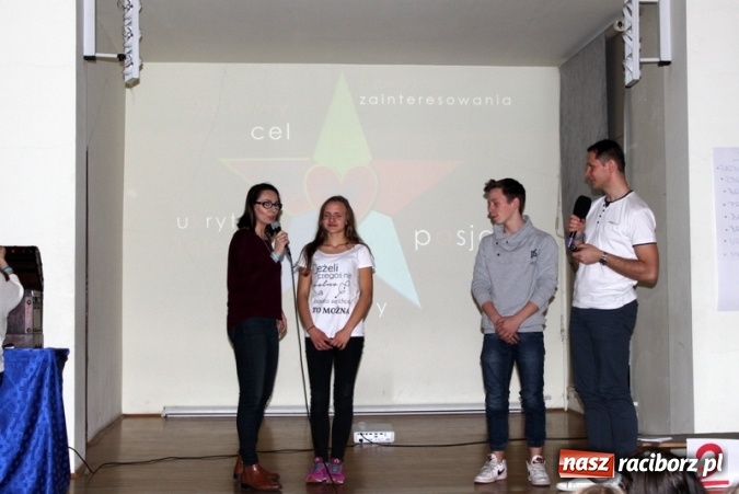 Zdjęcie w galerii na portalu naszraciborz.pl: Poszukiwacze skarbów w Gimnazjum numer 5 wiadomości z regionu