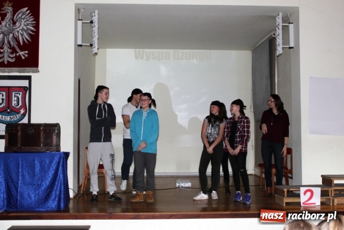 Zdjęcie w galerii na portalu naszraciborz.pl: Poszukiwacze skarbów w Gimnazjum numer 5 wiadomości z regionu