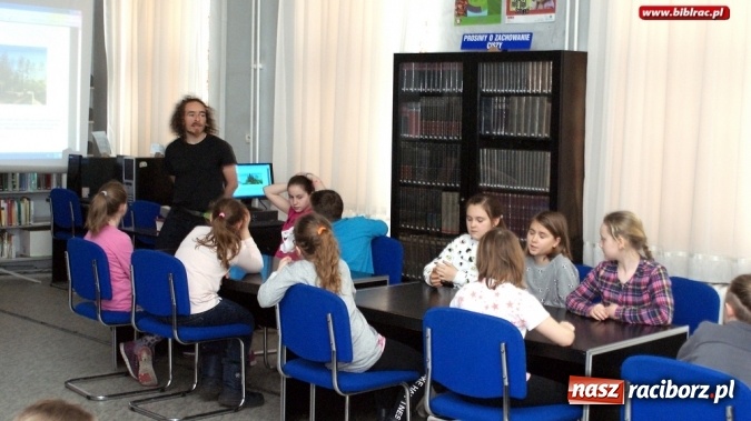 Zdjęcie w galerii na portalu naszraciborz.pl: Geologia i owady w służbie człowieka. Prelekcje w Centrum Edukacji Ekologicznej wiadomości z regionu