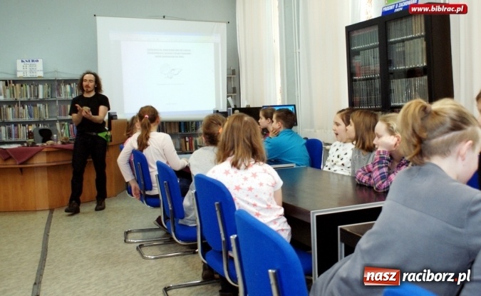 Zdjęcie w galerii na portalu naszraciborz.pl: Geologia i owady w służbie człowieka. Prelekcje w Centrum Edukacji Ekologicznej wiadomości z regionu