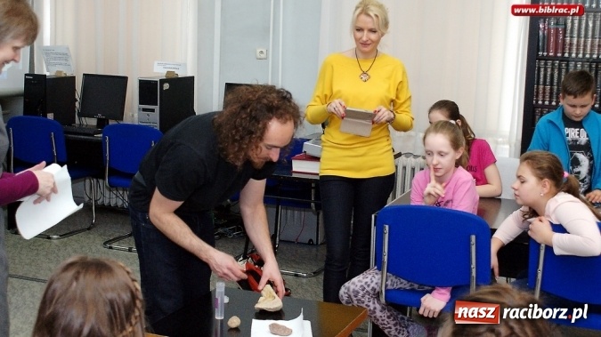 Zdjęcie w galerii na portalu naszraciborz.pl: Geologia i owady w służbie człowieka. Prelekcje w Centrum Edukacji Ekologicznej wiadomości z regionu