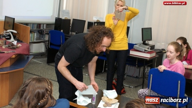 Zdjęcie w galerii na portalu naszraciborz.pl: Geologia i owady w służbie człowieka. Prelekcje w Centrum Edukacji Ekologicznej wiadomości z regionu