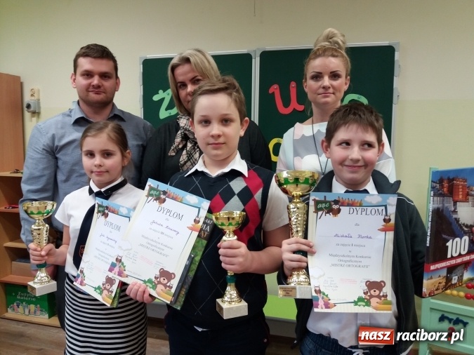 Zdjęcie w galerii na portalu naszraciborz.pl: XIX Międzyszkolny Konkurs Ortograficzny Mistrz Ortografii za nami wiadomości z regionu