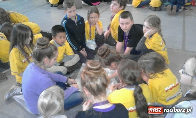 Zdjęcie w galerii na portalu naszraciborz.pl: Dobry wynik Sercomaniaków z SP 1 wśród kreatywnych z całego świata w projekcie Destination Imagination  wiadomości z regionu