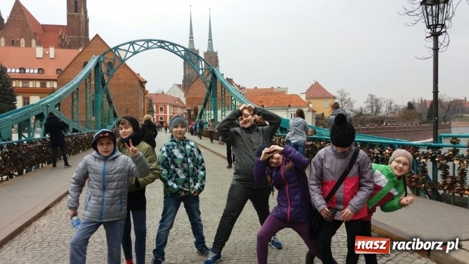 Zdjęcie w galerii na portalu naszraciborz.pl: Dobry wynik Sercomaniaków z SP 1 wśród kreatywnych z całego świata w projekcie Destination Imagination  wiadomości z regionu