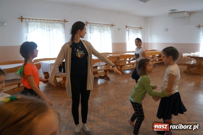 Zdjęcie w galerii na portalu naszraciborz.pl: Mała Strzecha z RCK na warsztatach tanecznych wiadomości z regionu