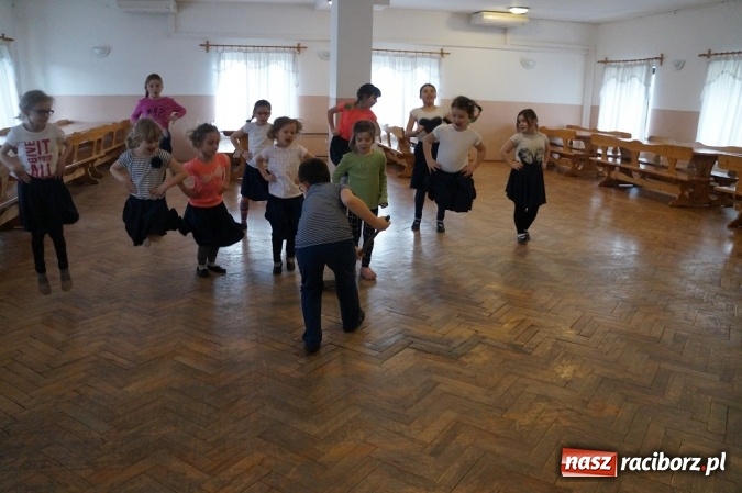 Zdjęcie w galerii na portalu naszraciborz.pl: Mała Strzecha z RCK na warsztatach tanecznych wiadomości z regionu