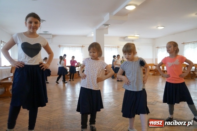 Zdjęcie w galerii na portalu naszraciborz.pl: Mała Strzecha z RCK na warsztatach tanecznych wiadomości z regionu