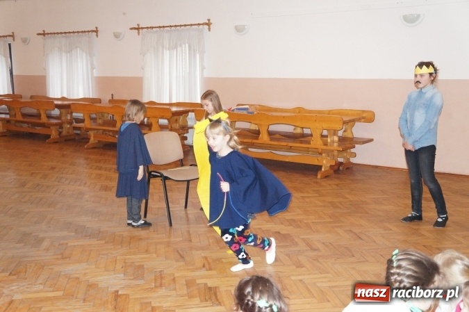 Zdjęcie w galerii na portalu naszraciborz.pl: Mała Strzecha z RCK na warsztatach tanecznych wiadomości z regionu