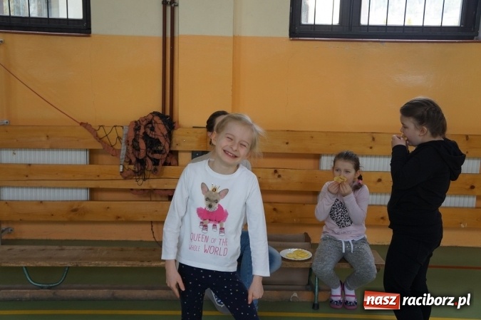 Zdjęcie w galerii na portalu naszraciborz.pl: Mała Strzecha z RCK na warsztatach tanecznych wiadomości z regionu