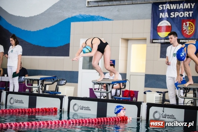 Zdjęcie w galerii na portalu naszraciborz.pl: Międzywojewódzkie Drużynowe Mistrzostwa Młodzików do lat 13 na pływalni ZSOMS wiadomości z regionu