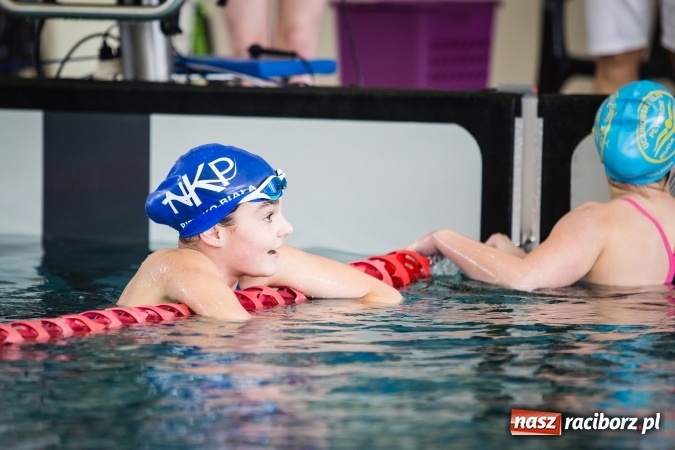 Zdjęcie w galerii na portalu naszraciborz.pl: Międzywojewódzkie Drużynowe Mistrzostwa Młodzików do lat 13 na pływalni ZSOMS wiadomości z regionu