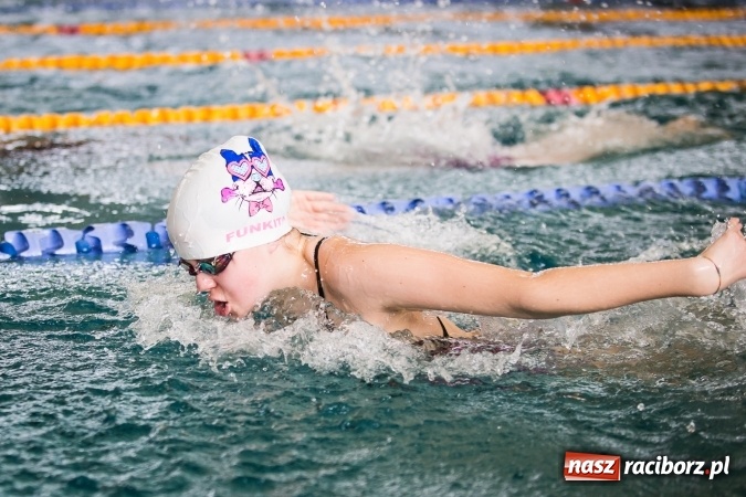 Zdjęcie w galerii na portalu naszraciborz.pl: Międzywojewódzkie Drużynowe Mistrzostwa Młodzików do lat 13 na pływalni ZSOMS wiadomości z regionu