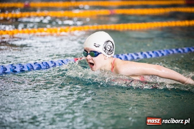 Zdjęcie w galerii na portalu naszraciborz.pl: Międzywojewódzkie Drużynowe Mistrzostwa Młodzików do lat 13 na pływalni ZSOMS wiadomości z regionu
