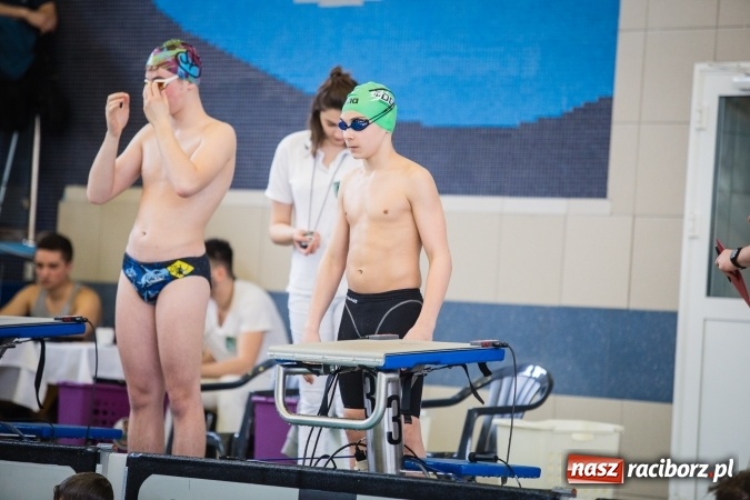 Zdjęcie w galerii na portalu naszraciborz.pl: Międzywojewódzkie Drużynowe Mistrzostwa Młodzików do lat 13 na pływalni ZSOMS wiadomości z regionu