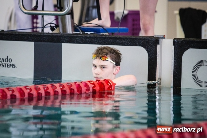 Zdjęcie w galerii na portalu naszraciborz.pl: Międzywojewódzkie Drużynowe Mistrzostwa Młodzików do lat 13 na pływalni ZSOMS wiadomości z regionu