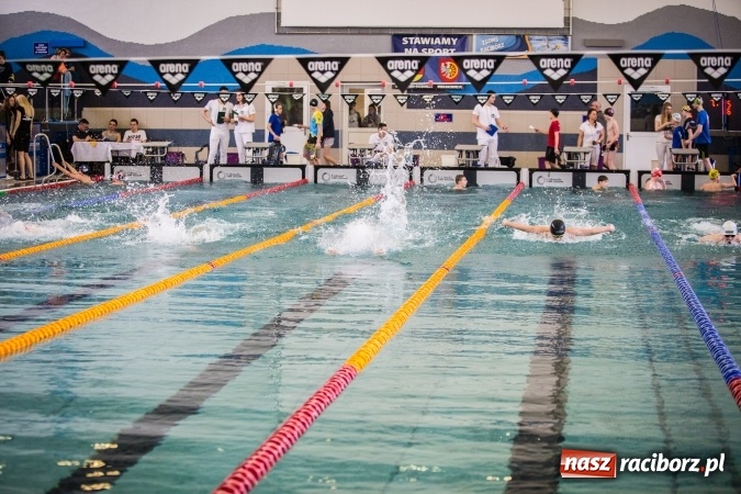 Zdjęcie w galerii na portalu naszraciborz.pl: Międzywojewódzkie Drużynowe Mistrzostwa Młodzików do lat 13 na pływalni ZSOMS wiadomości z regionu