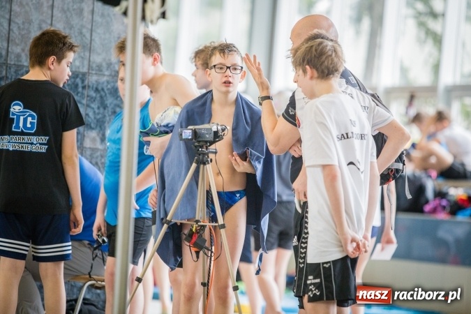 Zdjęcie w galerii na portalu naszraciborz.pl: Międzywojewódzkie Drużynowe Mistrzostwa Młodzików do lat 13 na pływalni ZSOMS wiadomości z regionu