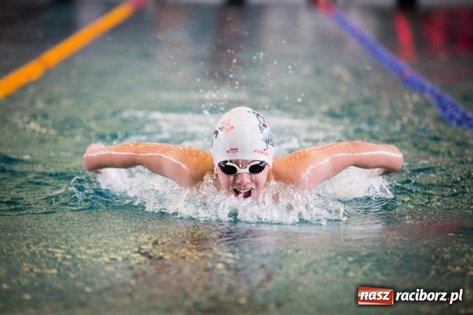 Zdjęcie w galerii na portalu naszraciborz.pl: Międzywojewódzkie Drużynowe Mistrzostwa Młodzików do lat 13 na pływalni ZSOMS wiadomości z regionu