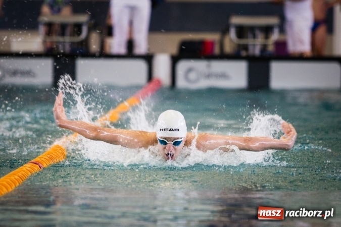 Zdjęcie w galerii na portalu naszraciborz.pl: Międzywojewódzkie Drużynowe Mistrzostwa Młodzików do lat 13 na pływalni ZSOMS wiadomości z regionu