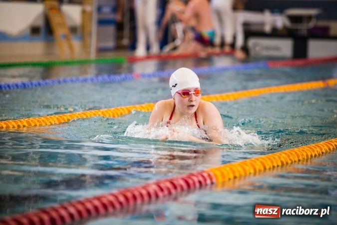 Zdjęcie w galerii na portalu naszraciborz.pl: Międzywojewódzkie Drużynowe Mistrzostwa Młodzików do lat 13 na pływalni ZSOMS wiadomości z regionu