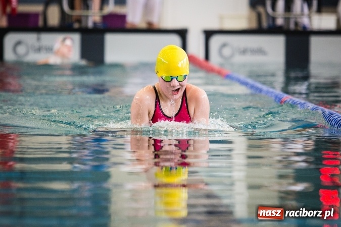 Zdjęcie w galerii na portalu naszraciborz.pl: Międzywojewódzkie Drużynowe Mistrzostwa Młodzików do lat 13 na pływalni ZSOMS wiadomości z regionu