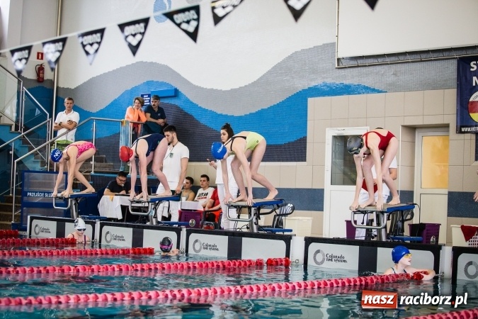 Zdjęcie w galerii na portalu naszraciborz.pl: Międzywojewódzkie Drużynowe Mistrzostwa Młodzików do lat 13 na pływalni ZSOMS wiadomości z regionu