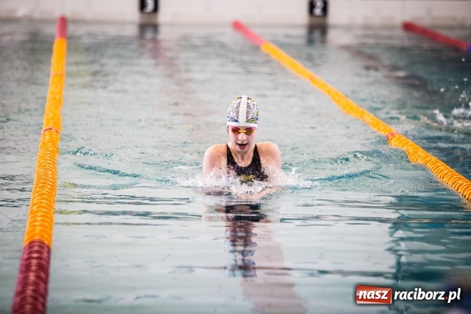 Zdjęcie w galerii na portalu naszraciborz.pl: Międzywojewódzkie Drużynowe Mistrzostwa Młodzików do lat 13 na pływalni ZSOMS wiadomości z regionu