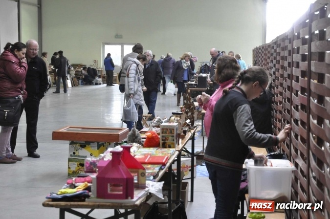 Zdjęcie w galerii na portalu naszraciborz.pl: Pietrowicka giełda staroci rośnie w siłę wiadomości z regionu