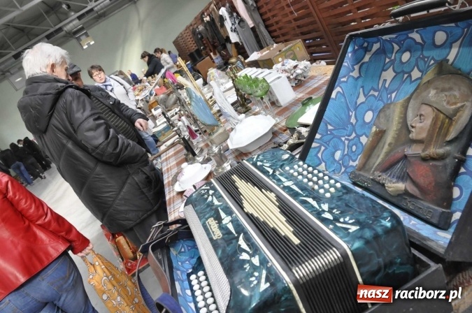 Zdjęcie w galerii na portalu naszraciborz.pl: Pietrowicka giełda staroci rośnie w siłę wiadomości z regionu