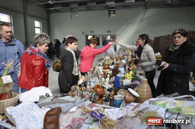 Zdjęcie w galerii na portalu naszraciborz.pl: Pietrowicka giełda staroci rośnie w siłę wiadomości z regionu