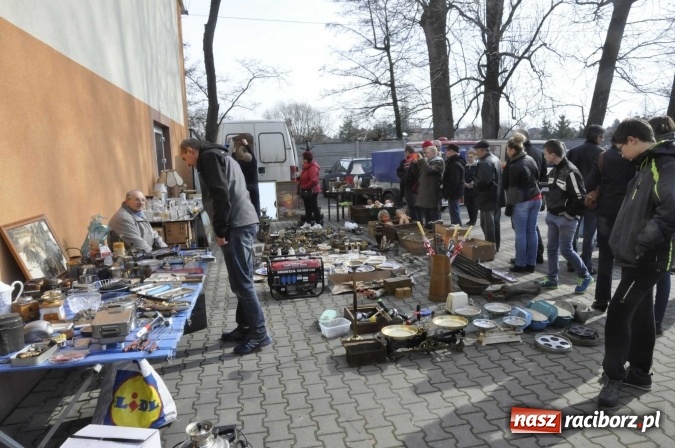 Zdjęcie w galerii na portalu naszraciborz.pl: Pietrowicka giełda staroci rośnie w siłę wiadomości z regionu