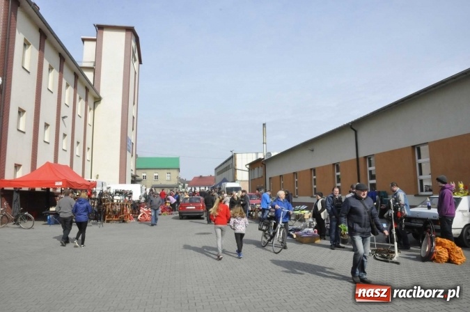 Zdjęcie w galerii na portalu naszraciborz.pl: Pietrowicka giełda staroci rośnie w siłę wiadomości z regionu