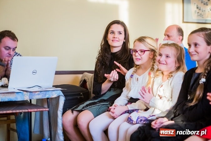 Zdjęcie w galerii na portalu naszraciborz.pl: Koncert Wiosenny w wykonaniu wychowank&oacute;w Studia ARS wiadomości z regionu