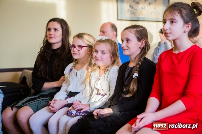 Zdjęcie w galerii na portalu naszraciborz.pl: Koncert Wiosenny w wykonaniu wychowank&oacute;w Studia ARS wiadomości z regionu