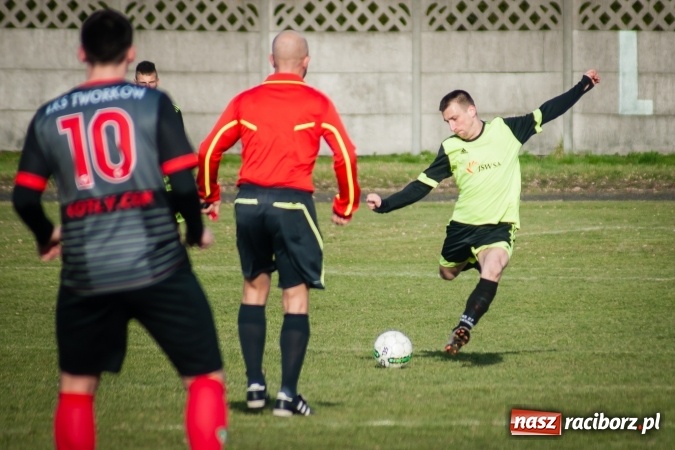 Zdjęcie w galerii na portalu naszraciborz.pl: Tworków nie pozostawił złudzeń Gołkowicom. Pewna wygrana beniaminka wiadomości z regionu