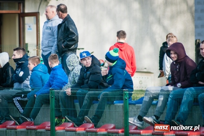 Zdjęcie w galerii na portalu naszraciborz.pl: Tworków nie pozostawił złudzeń Gołkowicom. Pewna wygrana beniaminka wiadomości z regionu