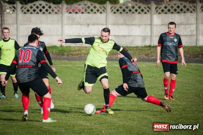 Zdjęcie w galerii na portalu naszraciborz.pl: Tworków nie pozostawił złudzeń Gołkowicom. Pewna wygrana beniaminka wiadomości z regionu