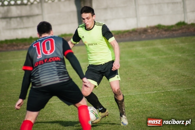 Zdjęcie w galerii na portalu naszraciborz.pl: Tworków nie pozostawił złudzeń Gołkowicom. Pewna wygrana beniaminka wiadomości z regionu