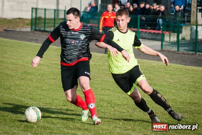 Zdjęcie w galerii na portalu naszraciborz.pl: Tworków nie pozostawił złudzeń Gołkowicom. Pewna wygrana beniaminka wiadomości z regionu