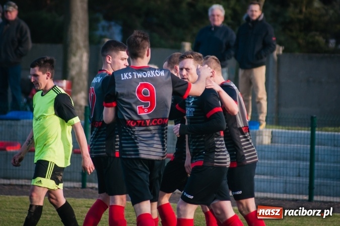 Zdjęcie w galerii na portalu naszraciborz.pl: Tworków nie pozostawił złudzeń Gołkowicom. Pewna wygrana beniaminka wiadomości z regionu