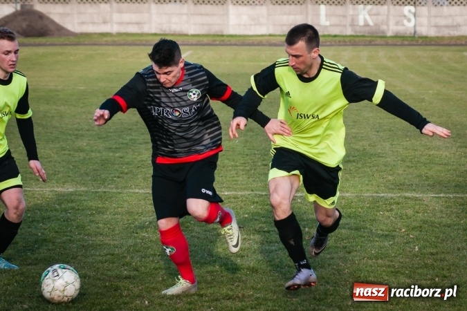 Zdjęcie w galerii na portalu naszraciborz.pl: Tworków nie pozostawił złudzeń Gołkowicom. Pewna wygrana beniaminka wiadomości z regionu