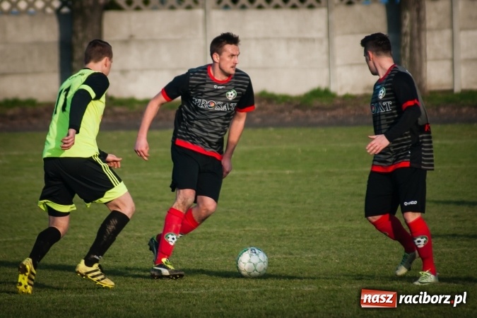 Zdjęcie w galerii na portalu naszraciborz.pl: Tworków nie pozostawił złudzeń Gołkowicom. Pewna wygrana beniaminka wiadomości z regionu