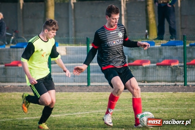 Zdjęcie w galerii na portalu naszraciborz.pl: Tworków nie pozostawił złudzeń Gołkowicom. Pewna wygrana beniaminka wiadomości z regionu
