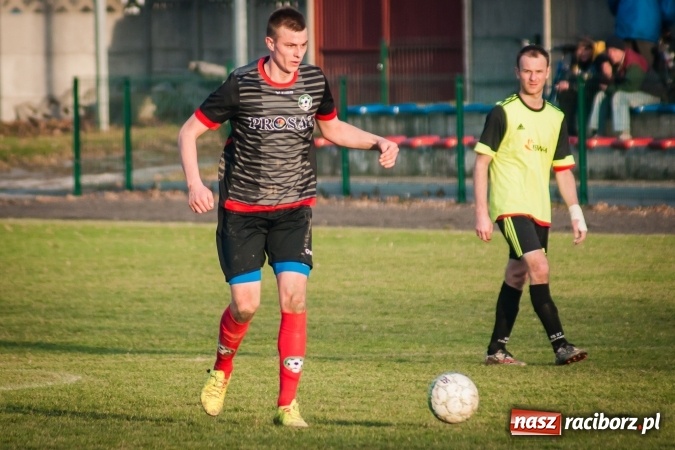 Zdjęcie w galerii na portalu naszraciborz.pl: Tworków nie pozostawił złudzeń Gołkowicom. Pewna wygrana beniaminka wiadomości z regionu