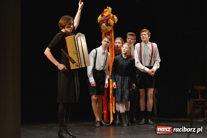 Zdjęcie w galerii na portalu naszraciborz.pl: Gwoli jakiejś tajemnicy - premiera Tetraedru wiadomości z regionu