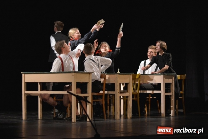 Zdjęcie w galerii na portalu naszraciborz.pl: Gwoli jakiejś tajemnicy - premiera Tetraedru wiadomości z regionu