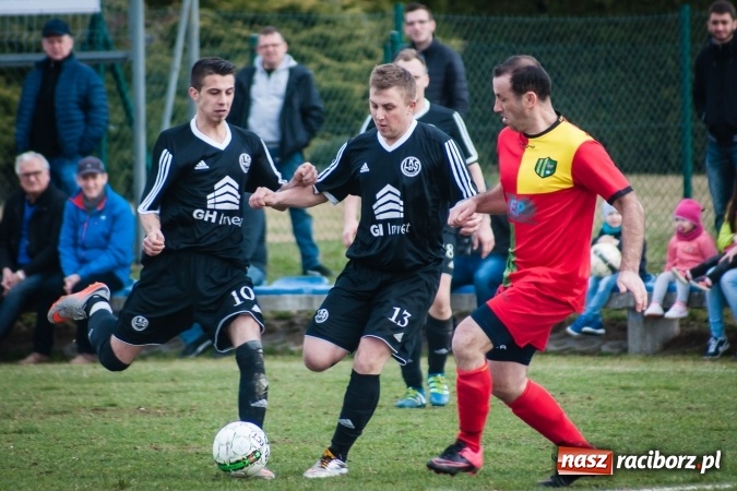 Zdjęcie w galerii na portalu naszraciborz.pl: Miłe złego początki. Markowice nie sprostały Koziołkom wiadomości z regionu